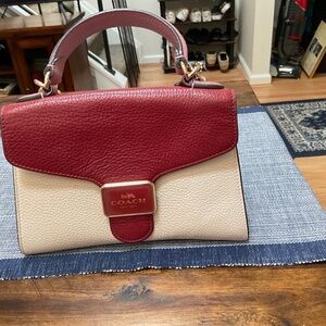 Adorable vintage coach bag
